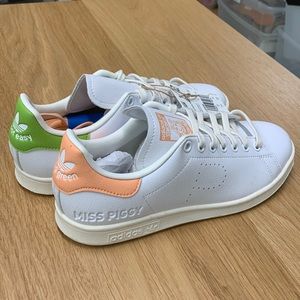 Disney miss piggy and Kermit Stan smith